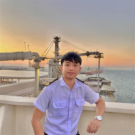 车厢里的独处时光:现代妻子们在路上的自我修复与角色转换