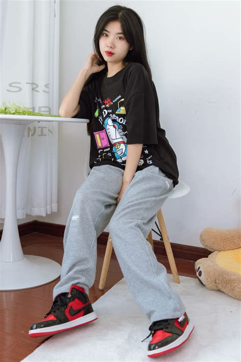 如何看待羞羞漫画与真人化内容的结合现象？
