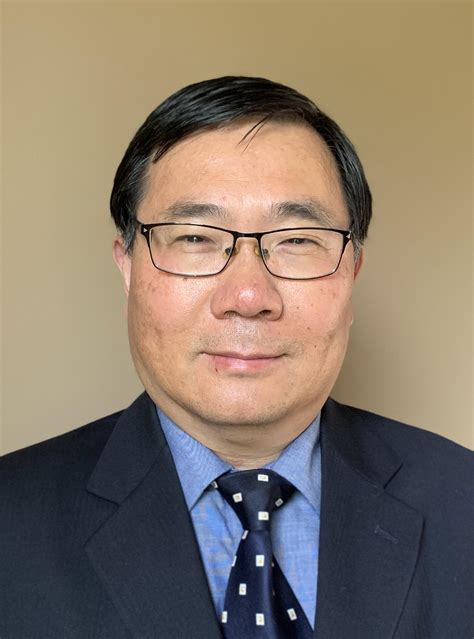 播放器设置菜单的特写,高亮显示着“字幕同步”和“字幕编码”选项。 播放器设置菜单的特写,高亮显示着“字幕同步”和“字幕编码”选项。