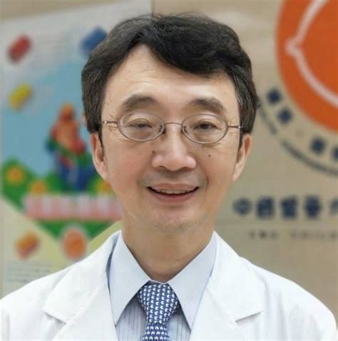 青青草手机：一款主打长续航与清新设计的入门机型体验