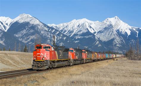 在都市通勤与家庭责任间穿梭的「车上人妻」:一个被忽视的日常场景相关问题有哪些需要注意