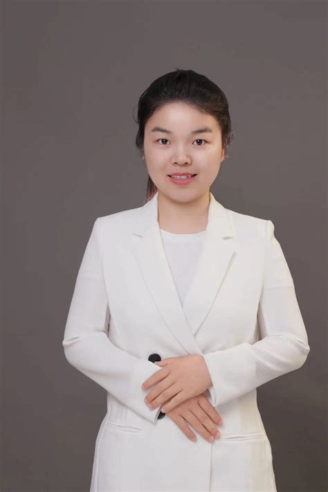 揭秘「车上人妻」的车内世界:不仅是交通工具,更是情绪缓冲带