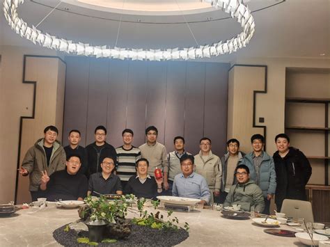 显示有动漫《鬼父》系列封面图片的网页浏览器界面